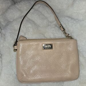 Coach Corner Zip Wristlet in Polished Pebble Leather Tan Blush Pouch Keyring